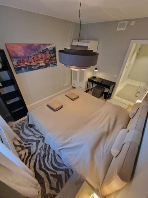 Modern Room With Bathroom, No Kitchen And Your Own Entrance Estocolmo Exterior foto